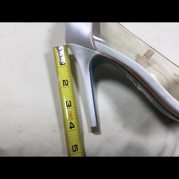 Betsey Johnson Moxie White Satin Rhinestone Clear - Picture 14 of 14